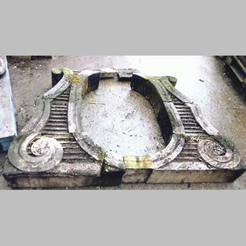 Каменное окно