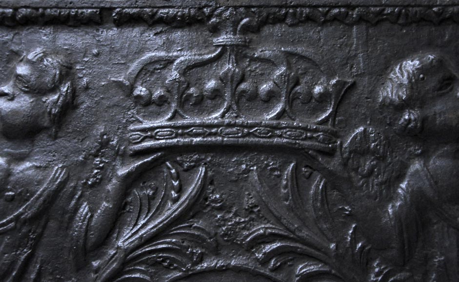 Каминная плита 18го века с символами Франции.-2