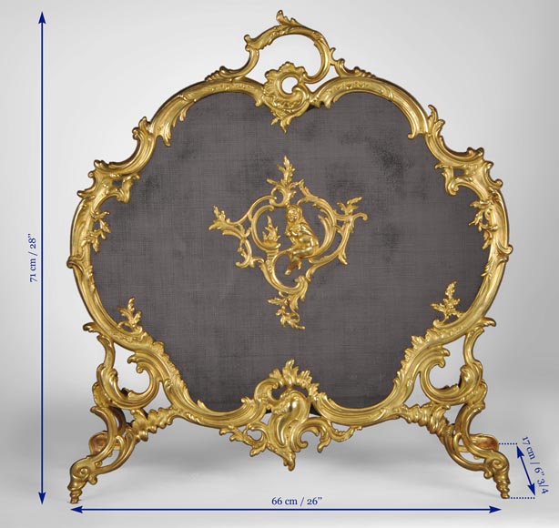 Старинный защитный экран камина в стиле Людовика XV, изготовленный из позолоченной бронзы, украшенный Аллегорией Зимы.-10