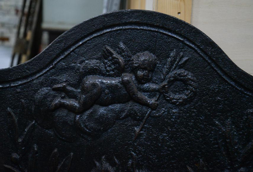«Два сердца, пылающих на алтаре», маленькая старинная каминная плита эпохи Людовика XVI.-1