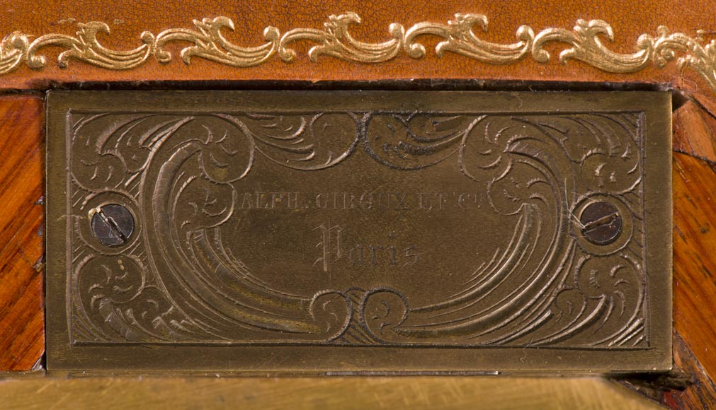 Aльфонс Жиру и Ко (1838-1867)  Жюльен-Николя Ривар (1802-1867) - Великолепное бюро со скошенной крышкой, украшенное декоративными элементами, представляющими женские образы, и отделанное фарфоровыми инкрустациями в виде роз-5