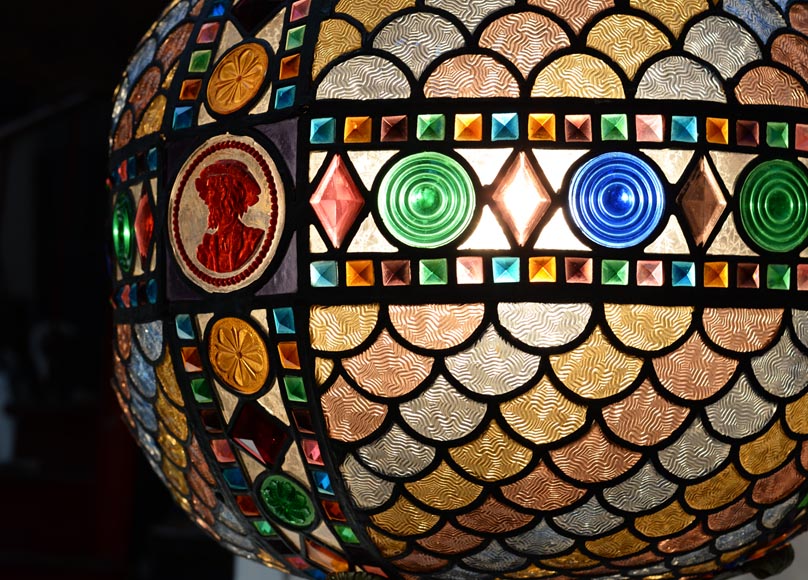 Великолепная сферическая люстра из разноцветного стекла в Неоготическом стиле, конец 19 века.-2