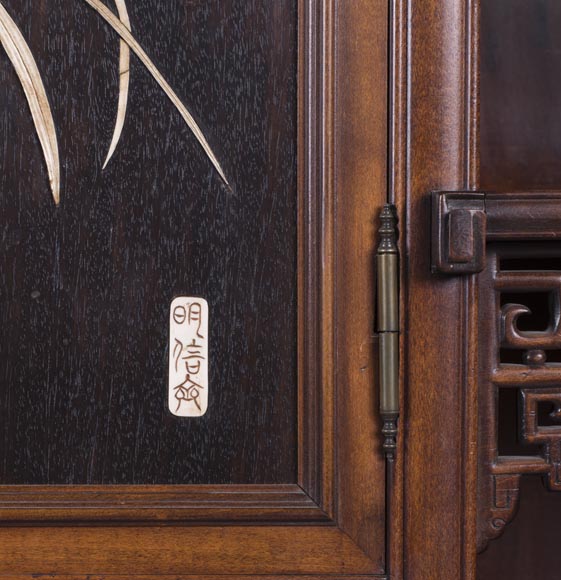 Габриель ВИАРДО -  Большой шкаф-кабинет в японском стиле с декором собаки Фо-6