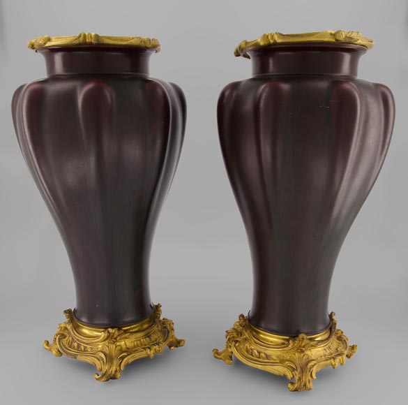 Ежен БОДЕН (1853 – 1918) (приписано работе)  Пара керамических ваз с оправой из позолоченной бронзы.-0