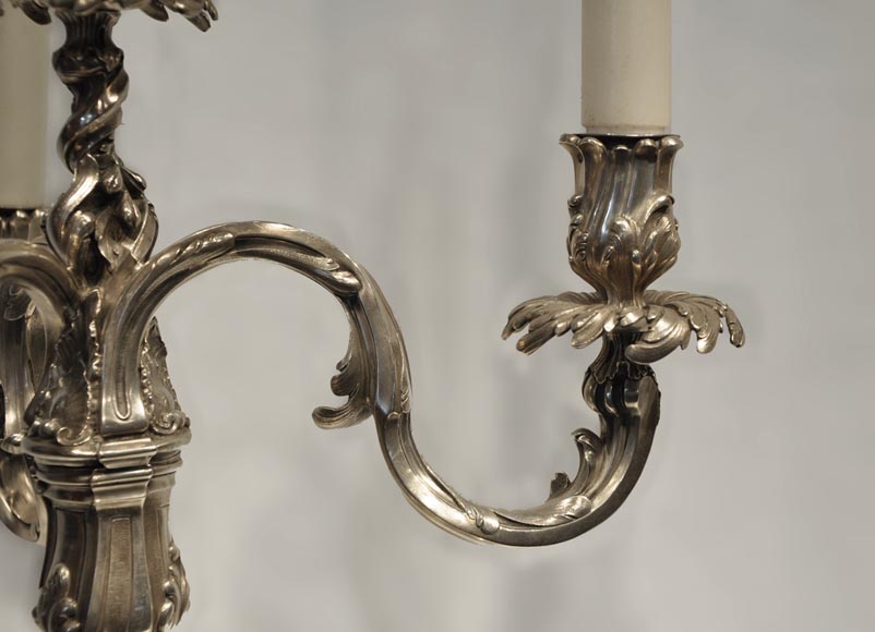 Пара великолепных серебряных канделябров в стиле Людовика XV, изготовленных мезоном Боэн-Табюре.-2