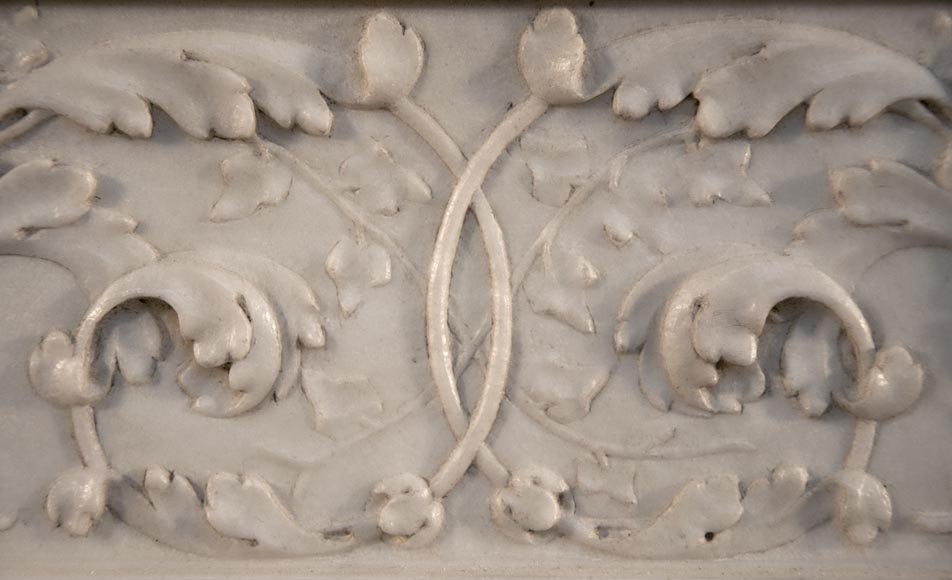 Исключительный старинный камин в стиле Людовика XVI с колоннами, изготовленный из скульптурного каррарского мрамора.-2