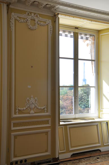 Великолепная деревянная комната в стиле Людовика XVI, ранее находившаяся во дворце Криллон в Париже. -2