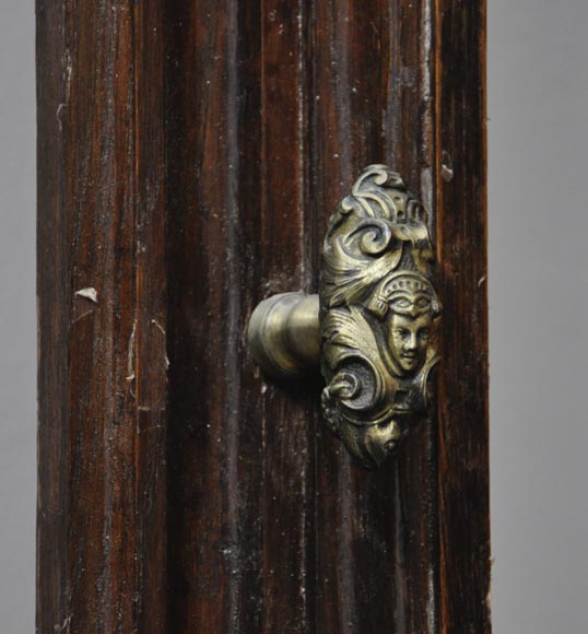 Красивая дубовая дверь в Неоготическом стиле, украшенная ажурными орнаментами, 19 век. -7