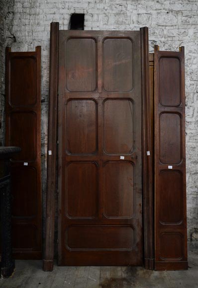 Большая старинная дубовая дверь, украшенная рамками, изготовленная около 1900 года.-0