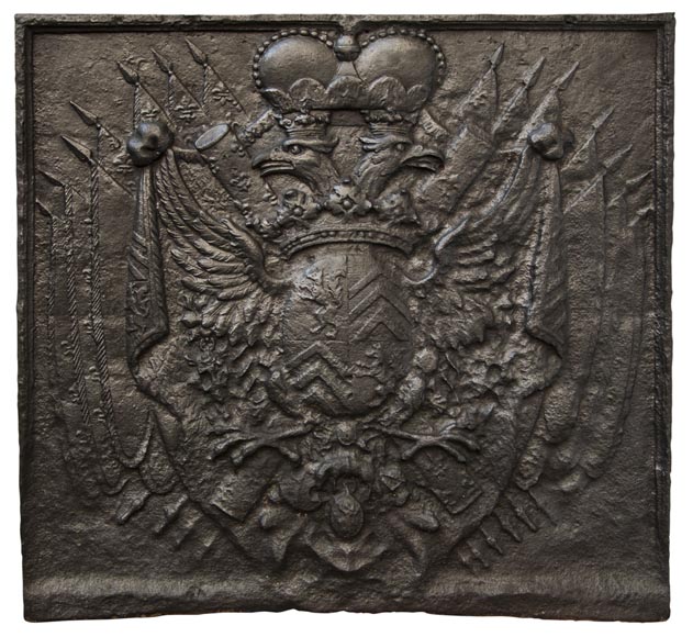 Чугунная каминная плита с гербом семьи Фуке де Бель-Иль.-0